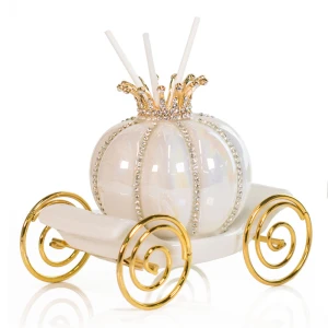 Bomboniere Profumatore Carrozza ceramica con strass