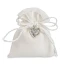 Sacchettini portaconfetti Elegante in tessuto bianco con Ciondolo Cuore Love