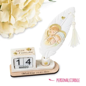 Bomboniere Linea Plume 2026 Icona Piuma con nappina e calendario Sacra Famiglia personalizzabile