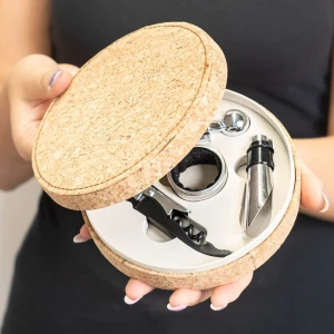 Bomboniera Cofanetto Set 4 accessori con scatola in sughero