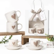 Bomboniere 2026 Set di tazzine caffè e tazza da colazione con cuoricini