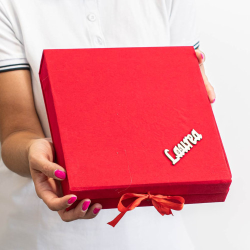 Contenitore grande con 12 scatoline Portaconfetti per Laurea a forma di cofanetto rosse con decoro in legno