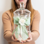 Confettata in vetro con rosa e dettagli verdi