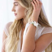 corsage bracciale di fiori pesco per damigelle