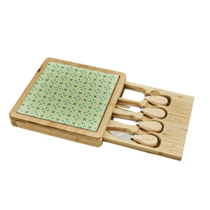 Bomboniere 2027 Tagliere con inserto per 4 coltellini Tema Maioliche verdi Linea Utile in Legno e Ceramica