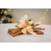 Idea Regalo Natale - Composizione di cannella con angelo e decoro
