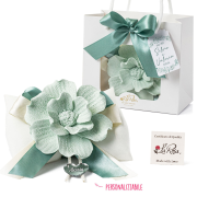 Bomboniere Eleganti con Fiore in Porcellana e Cuscino con Shopper e Confezione