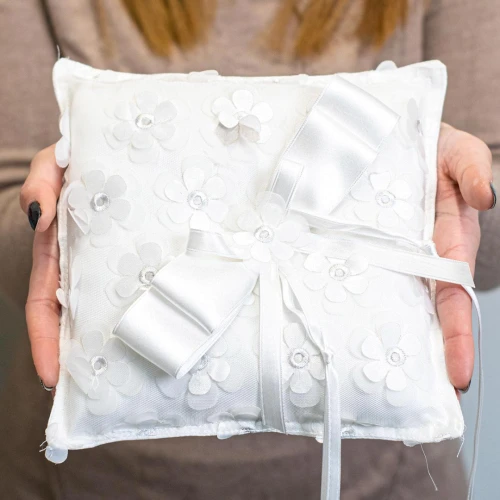 Cuscino Portafedi Matrimonio elegante con margherite - Alta Qualità