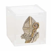 bomboniera scatolina plexiglass portaconfetti con placca argento simbolo cresima, cappello e bastone vescovo, misura scatolina 5x5x5 cm.