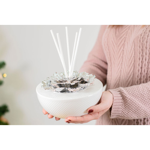 Idea Regalo Natale - profumatore in ceramica bianca e fiore argento