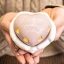 Bomboniere Linea Hands 2027 Mani che tengono cuore