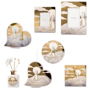 Bomboniere 2026 Linea Sposini su collina in oro - Alta Qualità