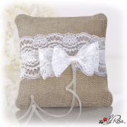 cuscino porta fedi shabby chic in juta con pizzo per matrimonio