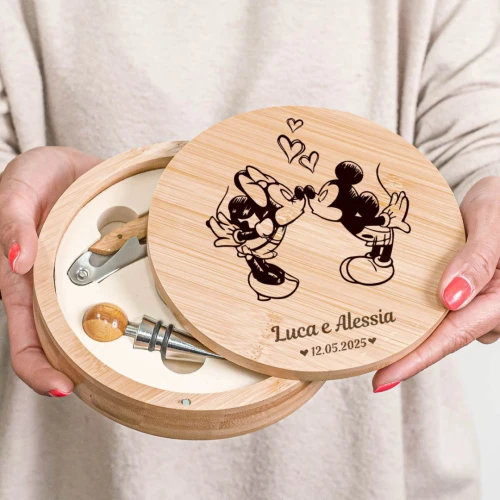 Bomboniere Matrimonio tema Disney con Topolino e Topolina Utili Personalizzate Cofanetto con accessori vino