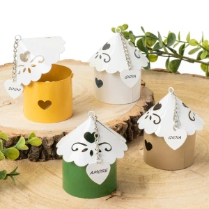 Bomboniere Linea Pretty 2026 Scatoline traforate con ciondolo cuore in metallo