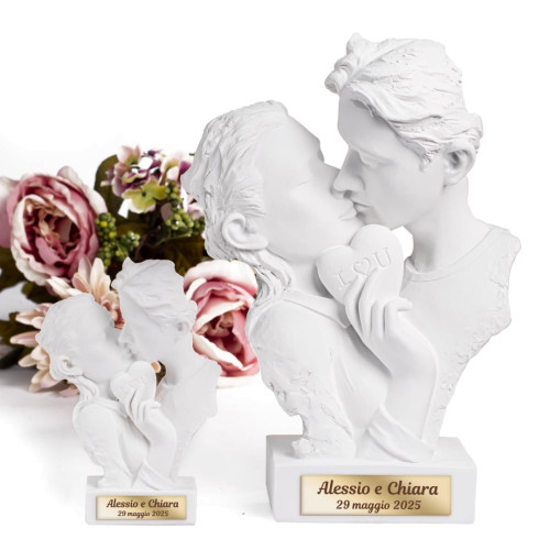 Bomboniere 2024 Matrimonio Statua Coppia che si bacia con cuore "I ♥ U"
