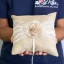 Cuscino Portafedi iuta e pizzo con rosa per Matrimonio