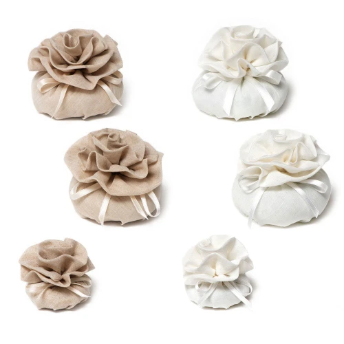 sacchetti in lino con rosa di alta qualità
