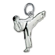 Ciondolo Karate in argento per bomboniere idea originale
