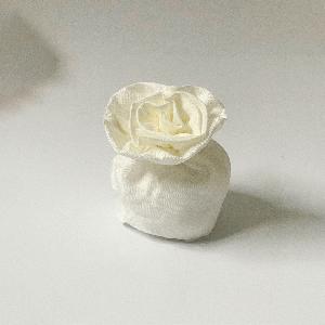Ultimi 46 pezzi Bomboniera Sacchettino portaconfetti con Rosa Bianco